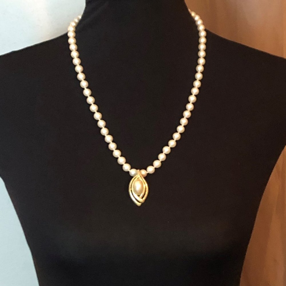 Vintage Faux Pearl Necklace